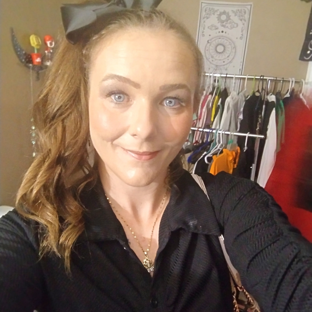 Meet your Posher, Danielle